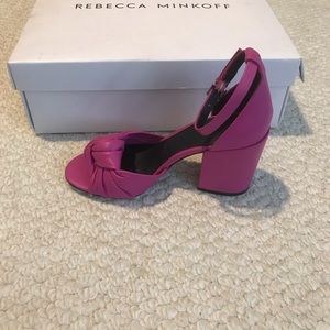 BNIB fuschia leather Rebecca Minkoff Capriana sandals. Size 5.